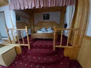 Апарт-отели Wisła Mountain SPA Висла Улучшенный номер с кроватью размера «king-size»-3